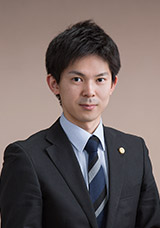 弁護士　棗 優太（かまくら すずのすけ）